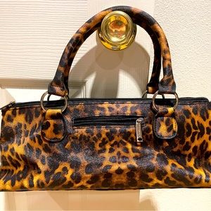 Insulated wine purse.